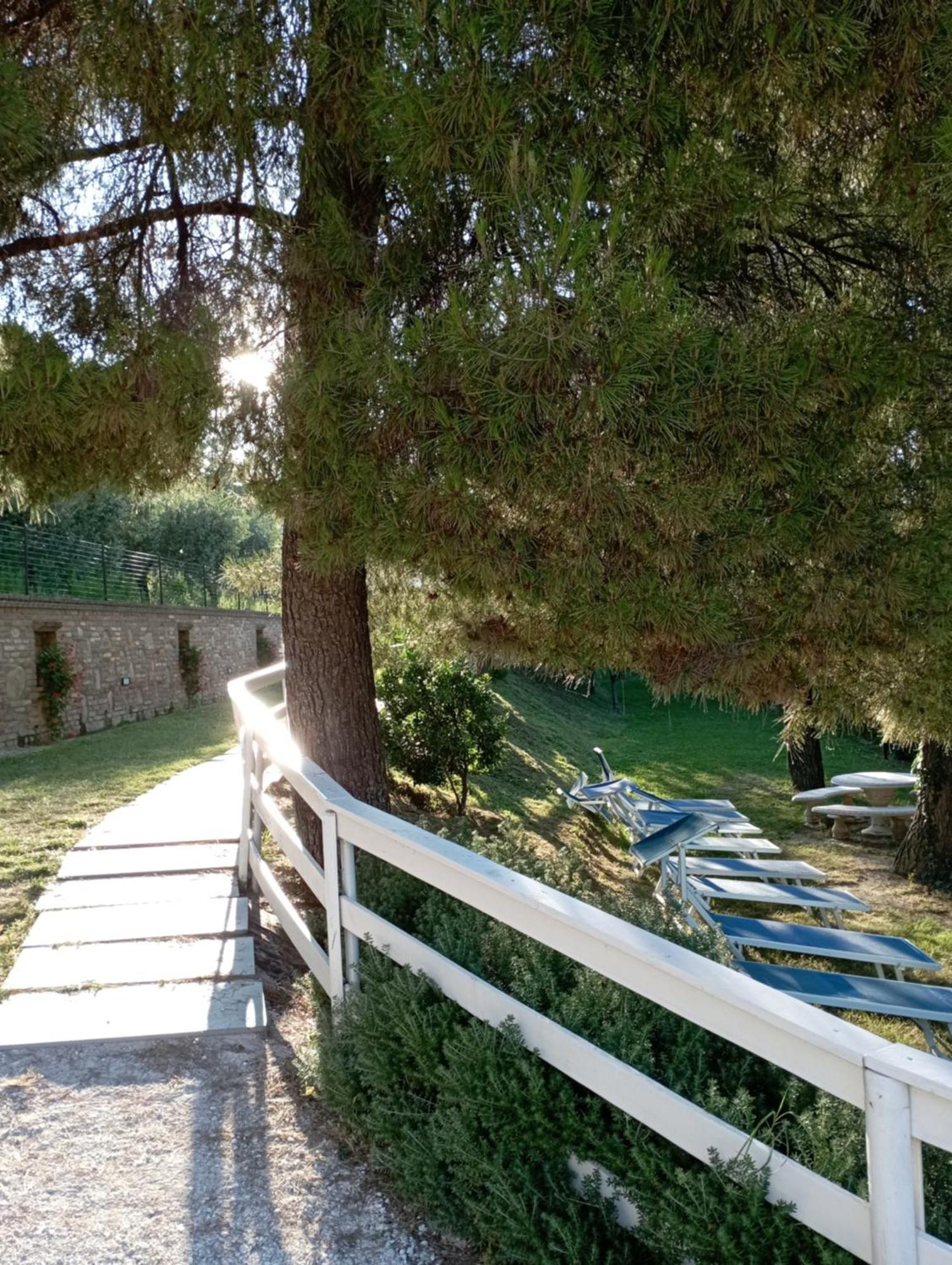 B&B Profumo Di Gelsomino Mombaroccio Exterior photo